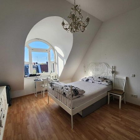 One Private Room Available In A Two Room Apartment In Tegel, Berlino Esterno foto